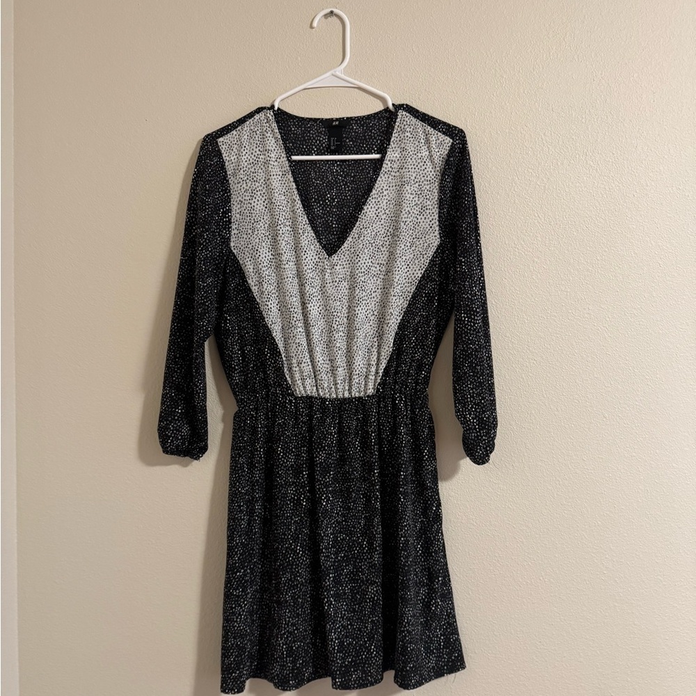 H&M Black and White Long Sleeve Dress